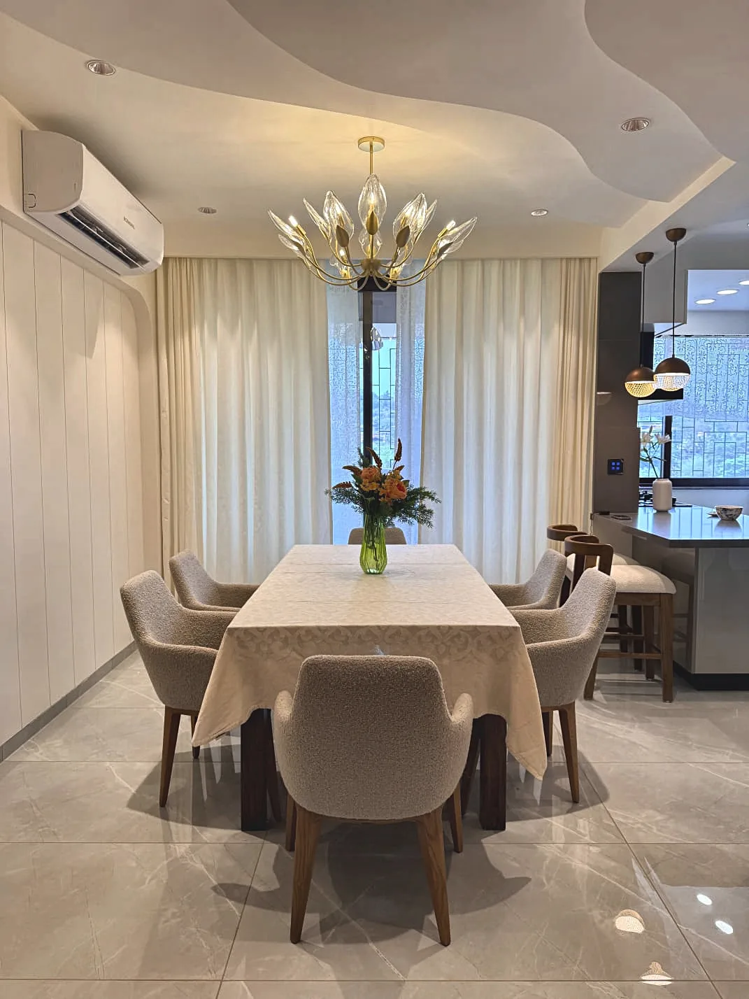 Dining space interior by Livibi